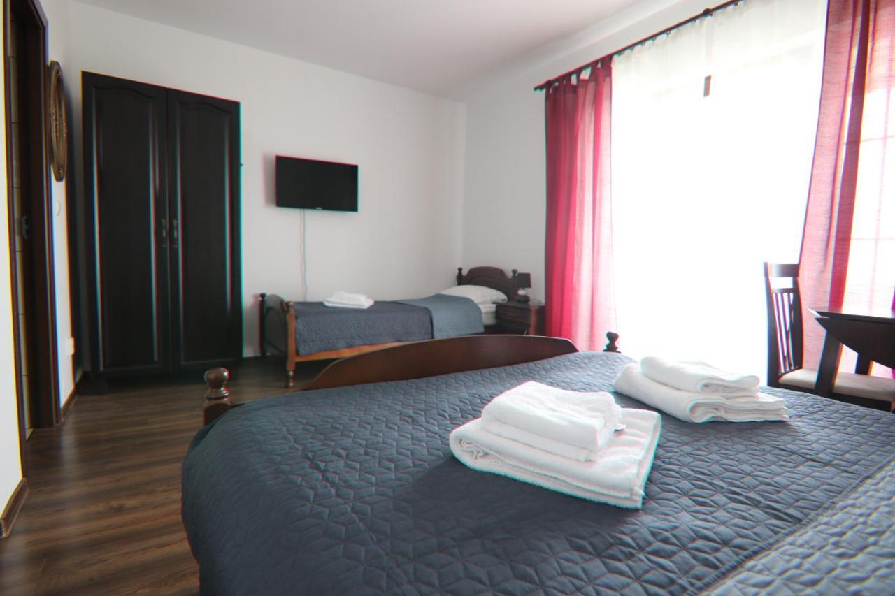 Pensiunea Emelys, Iasi Barnova Esterno foto