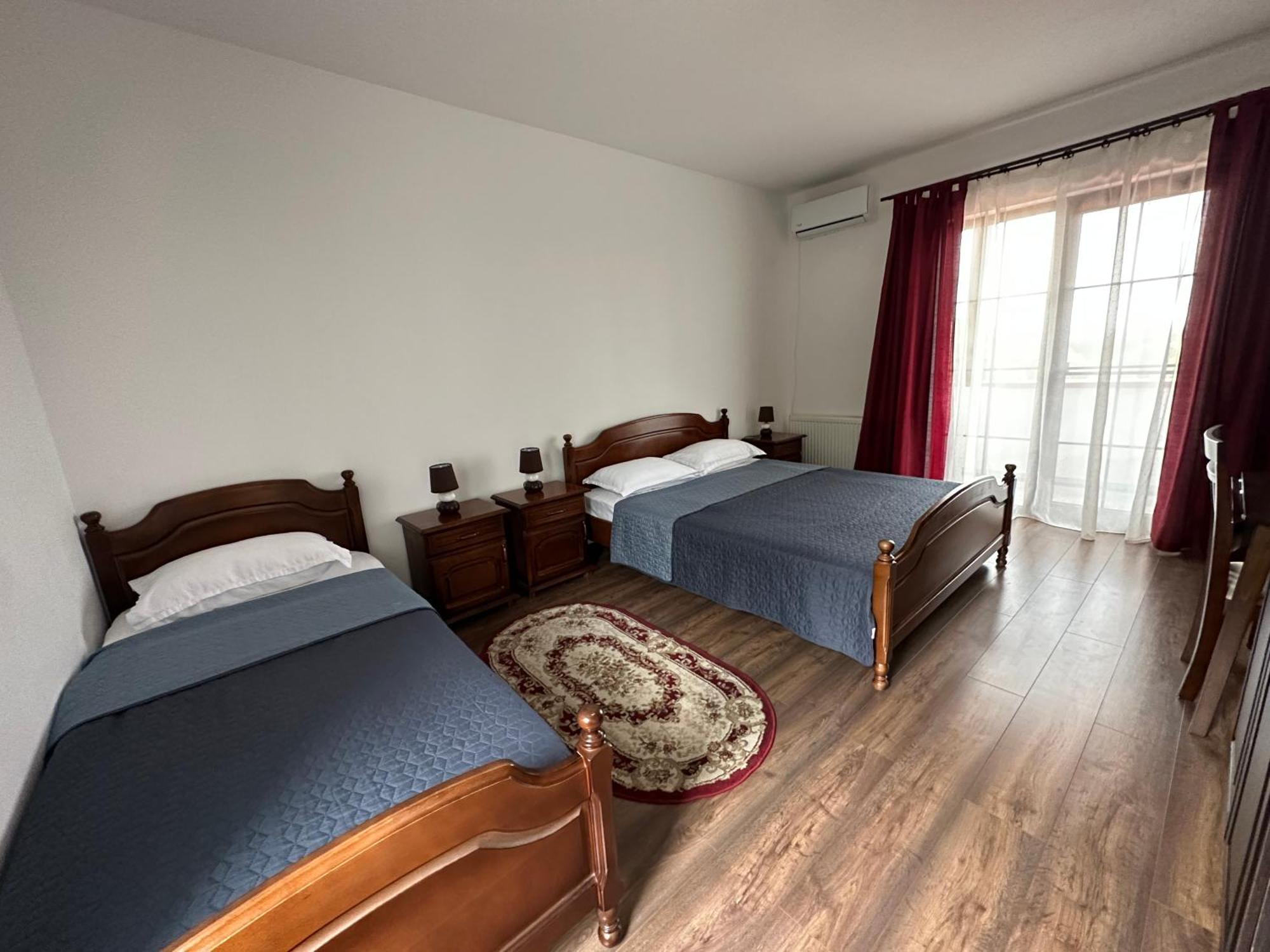 Pensiunea Emelys, Iasi Barnova Esterno foto