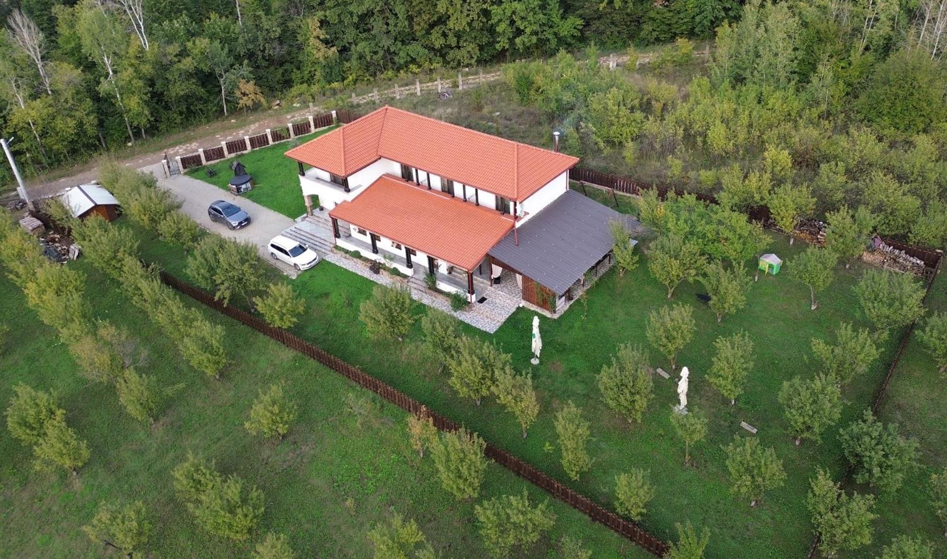 Pensiunea Emelys, Iasi Barnova Esterno foto
