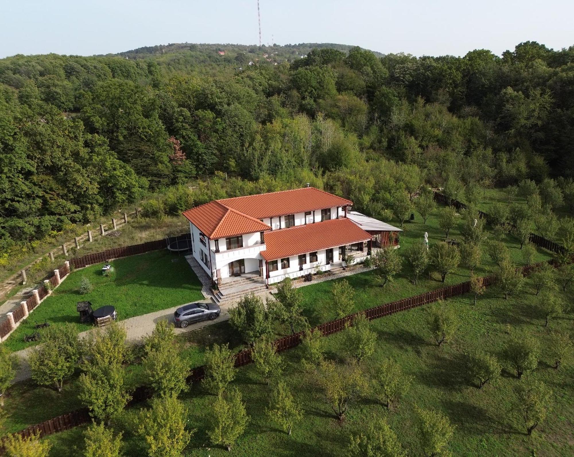 Pensiunea Emelys, Iasi Barnova Esterno foto